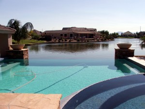 backyard-pool-and-lake-in-pinelakes